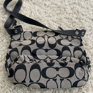 Shoulder coach purse